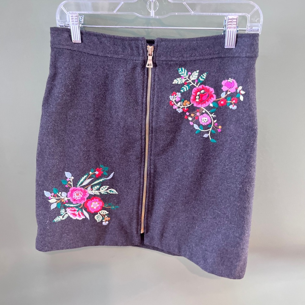 LOFT Embroidered Floral‎ Wool Blend Pencil Skirt Dark Gray Size 2 Front Zip